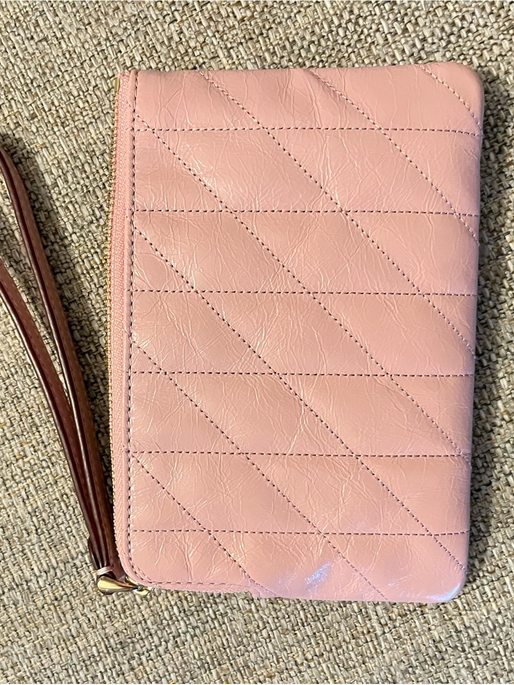 NWT Coach Pink Quilted Glazed Leather Wristlet Clutch with Gold Logo - Picture 9 of 9